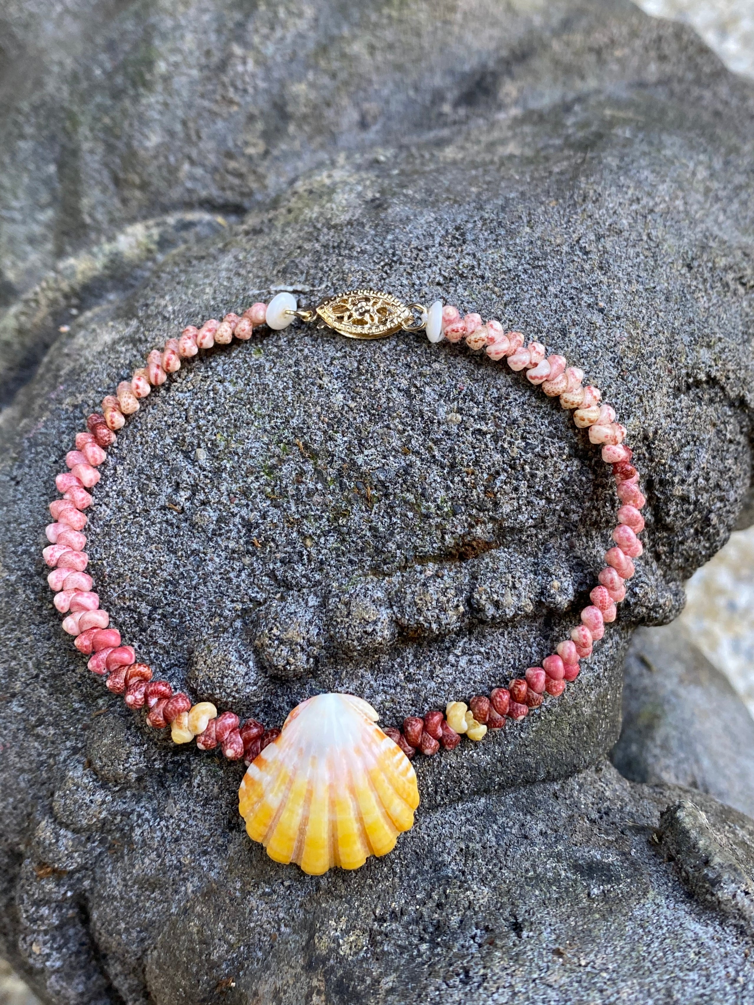 Sunrise shell bracelet